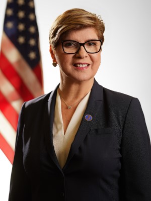 Senator Nellie Pou (NJ)